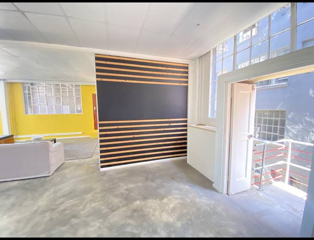 137M² OFFICE TO LET IN WOODSTOCK